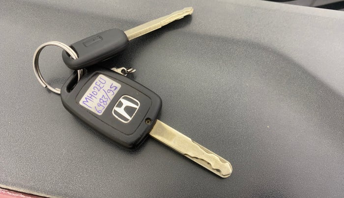 2018 Honda Jazz 1.2L I-VTEC V CVT, Petrol, Automatic, 43,036 km, Key Close Up