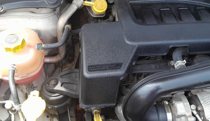 2019 Mahindra XUV300 W8 (O) 1.5 DIESEL, Diesel, Manual, 1,47,530 km, Engine View - Right