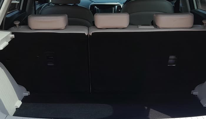 2019 Mahindra XUV300 W8 (O) 1.5 DIESEL, Diesel, Manual, 1,47,530 km, Boot Inside