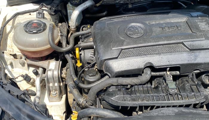 2018 Skoda Octavia L&K 1.8 TSI AT, Petrol, Automatic, 99,240 km, Engine View - Right
