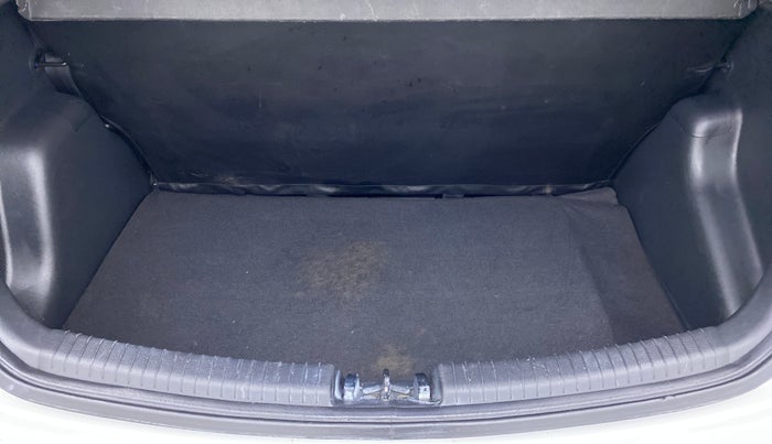 2017 Hyundai Grand i10 Magna 1.2 AT  VTVT, Petrol, Automatic, 43,064 km, Boot Inside