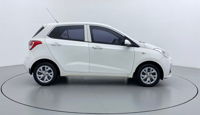 2017 Hyundai Grand i10 Magna 1.2 AT  VTVT, Petrol, Automatic, 43,064 km, Right Side View