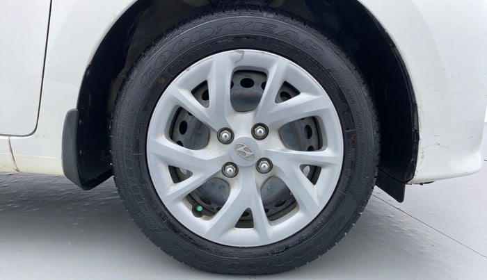2017 Hyundai Grand i10 Magna 1.2 AT  VTVT, Petrol, Automatic, 43,064 km, Right Front Wheel