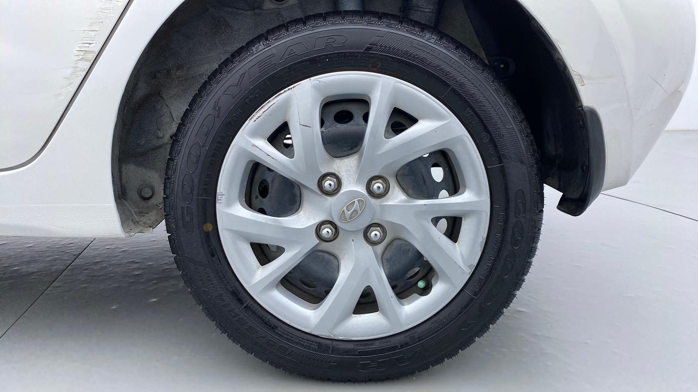 2017 Hyundai Grand i10 Magna 1.2 AT  VTVT, Petrol, Automatic, 43,064 km, Left Rear Wheel