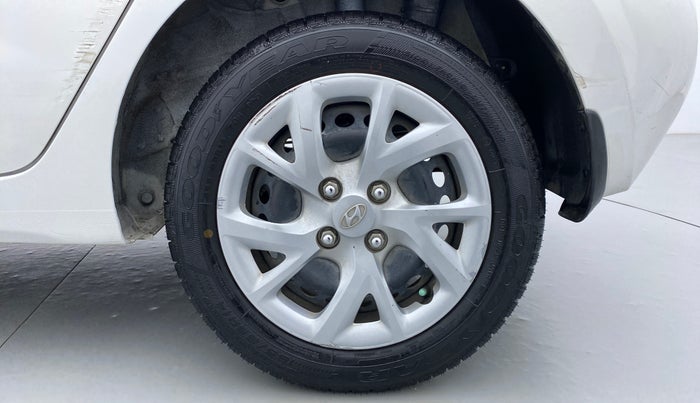 2017 Hyundai Grand i10 Magna 1.2 AT  VTVT, Petrol, Automatic, 43,064 km, Left Rear Wheel