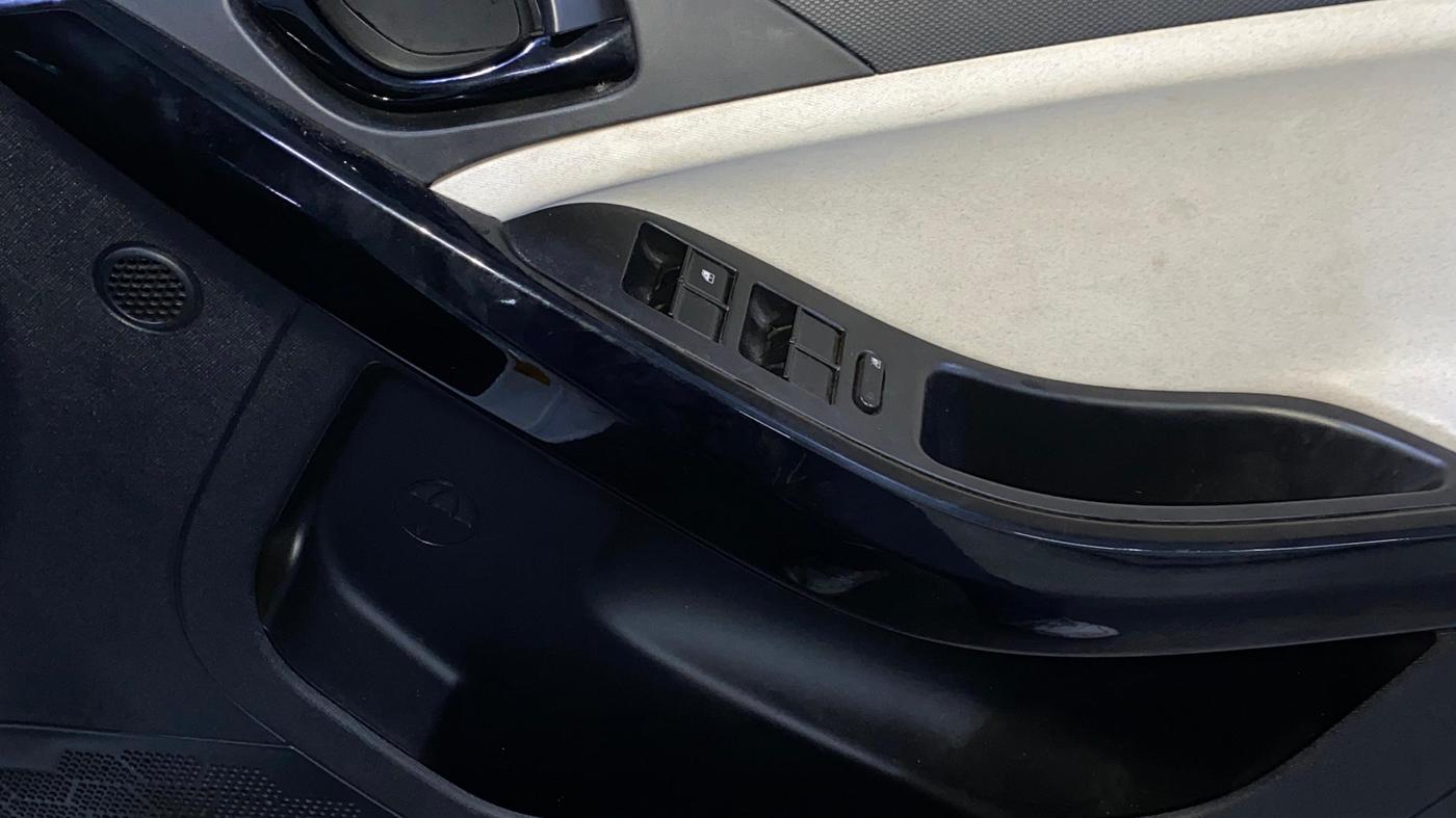 2023 Tata NEXON PURE 1.2 PETROL, Petrol, Manual, 10,088 km, Driver Side Door Panels Control