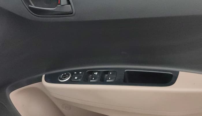 2019 Hyundai Grand i10 MAGNA 1.2 KAPPA VTVT CNG, CNG, Manual, 70,507 km, Driver Side Door Panels Control