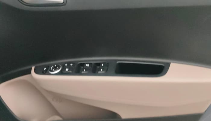 2016 Hyundai Xcent S 1.2, Petrol, Manual, 14,234 km, Driver Side Door Panels Control