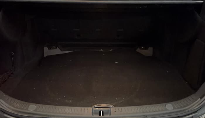 2018 Mercedes Benz E Class E 200 AVANTGARDE, Petrol, Automatic, 32,802 km, Boot Inside