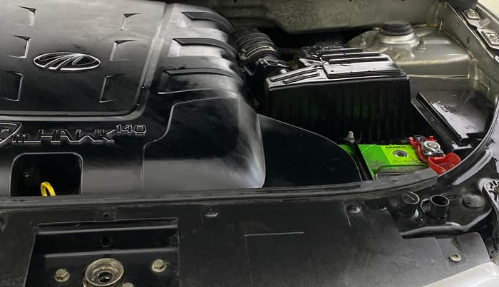 2015 Mahindra XUV500 W8, Diesel, Manual, 1,20,724 km, Engine View - Left