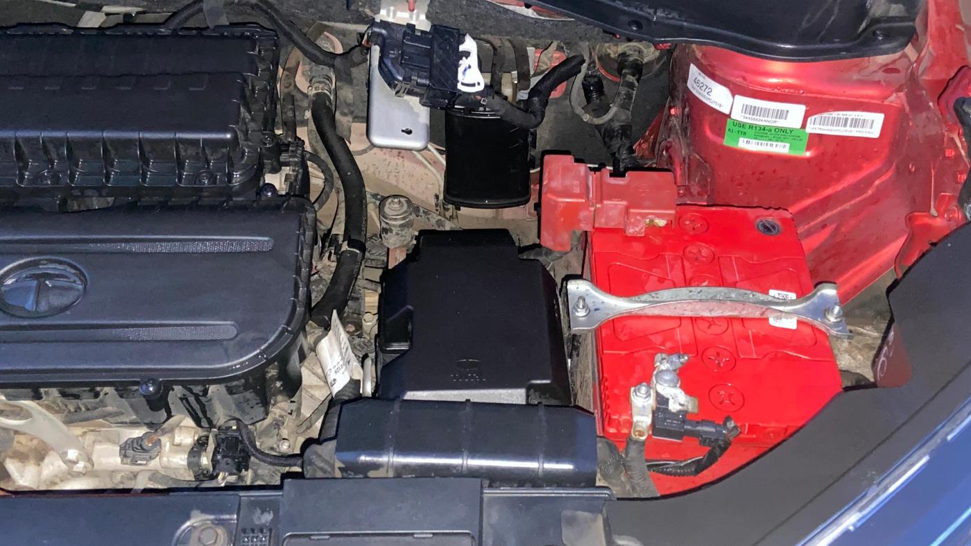 2022 Tata PUNCH CREATIVE  1.2 RTN DUAL TONE, Petrol, Manual, 85,586 km, Engine View - Right