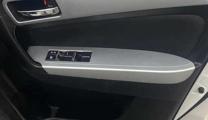 2022 Maruti Vitara Brezza ZXI PLUS, Petrol, Manual, 90,020 km, Driver Side Door Panels Control