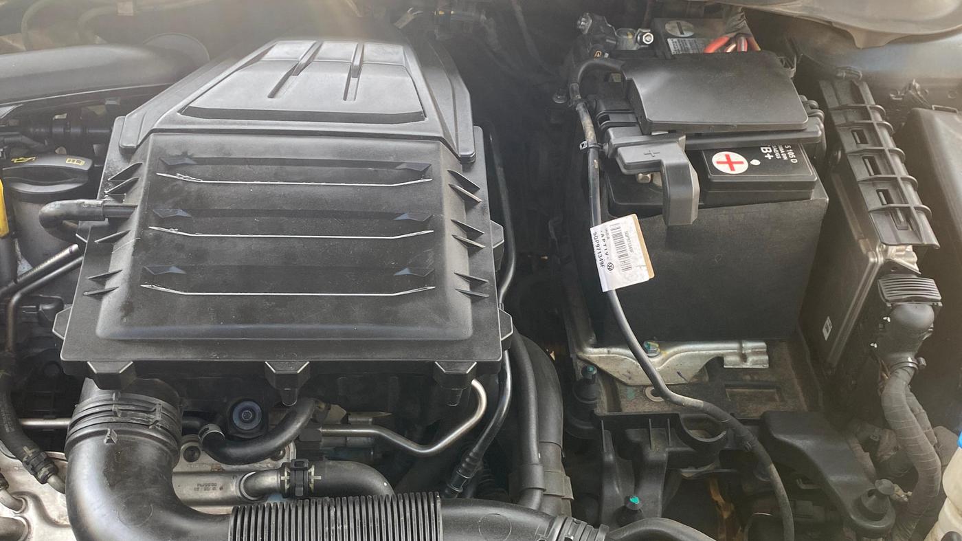 2023 Skoda SLAVIA STYLE 1.0L TSI MT, Petrol, Manual, 31,582 km, Engine View - Left