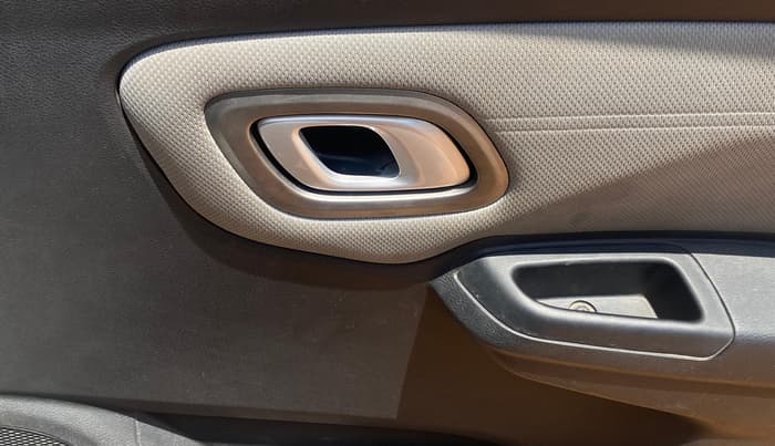 2021 Datsun Redi Go T(O) 1.0, Petrol, Manual, 44,014 km, Driver Side Door Panels Control