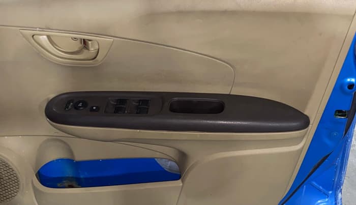 2013 Honda Brio S MT, Petrol, Manual, 754 km, Driver Side Door Panels Control