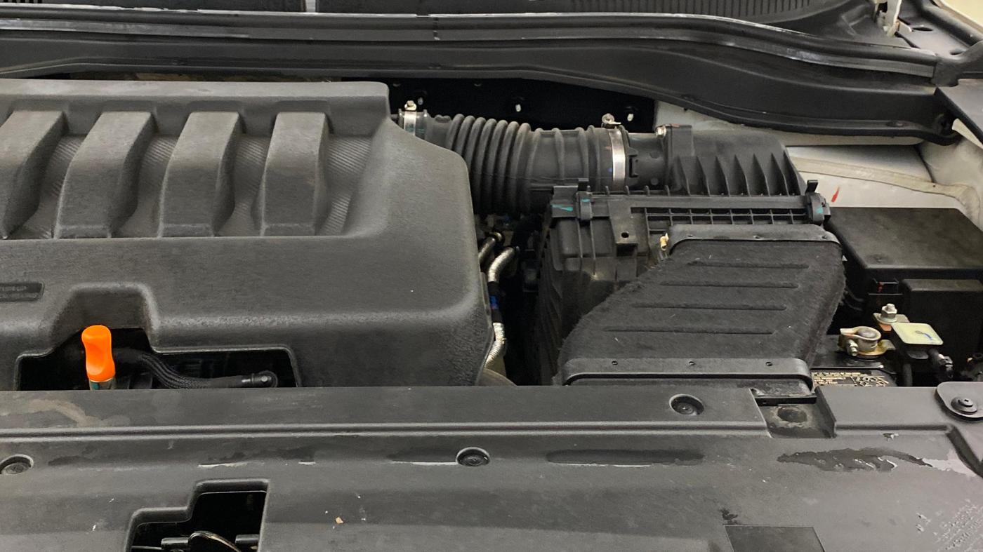 2023 Mahindra XUV700 AX 7 LUXURY P AT 7 STR, Petrol, Automatic, 33,773 km, Engine View - Left