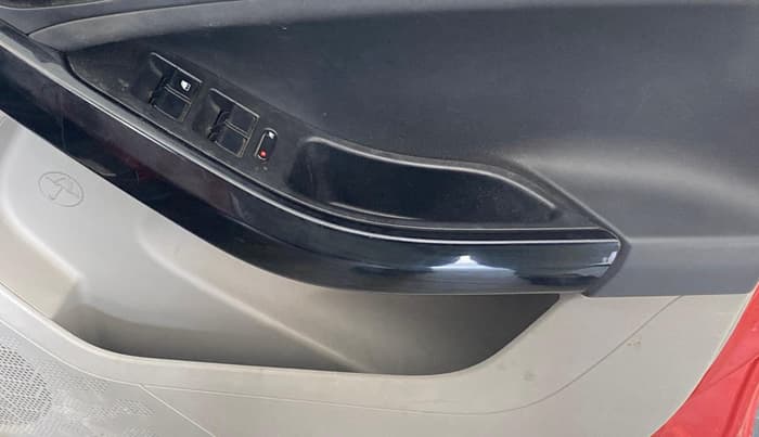 2019 Tata NEXON XM PETROL, Petrol, Manual, 67,842 km, Driver Side Door Panels Control