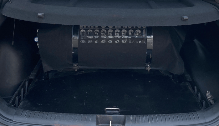 2020 Hyundai Creta SX 1.6 PETROL, CNG, Manual, 82,600 km, Boot Inside
