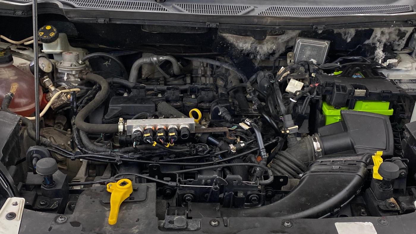 2018 Ford Ecosport TITANIUM + 1.5L PETROL AT, CNG, Automatic, 1,06,505 km, Engine View