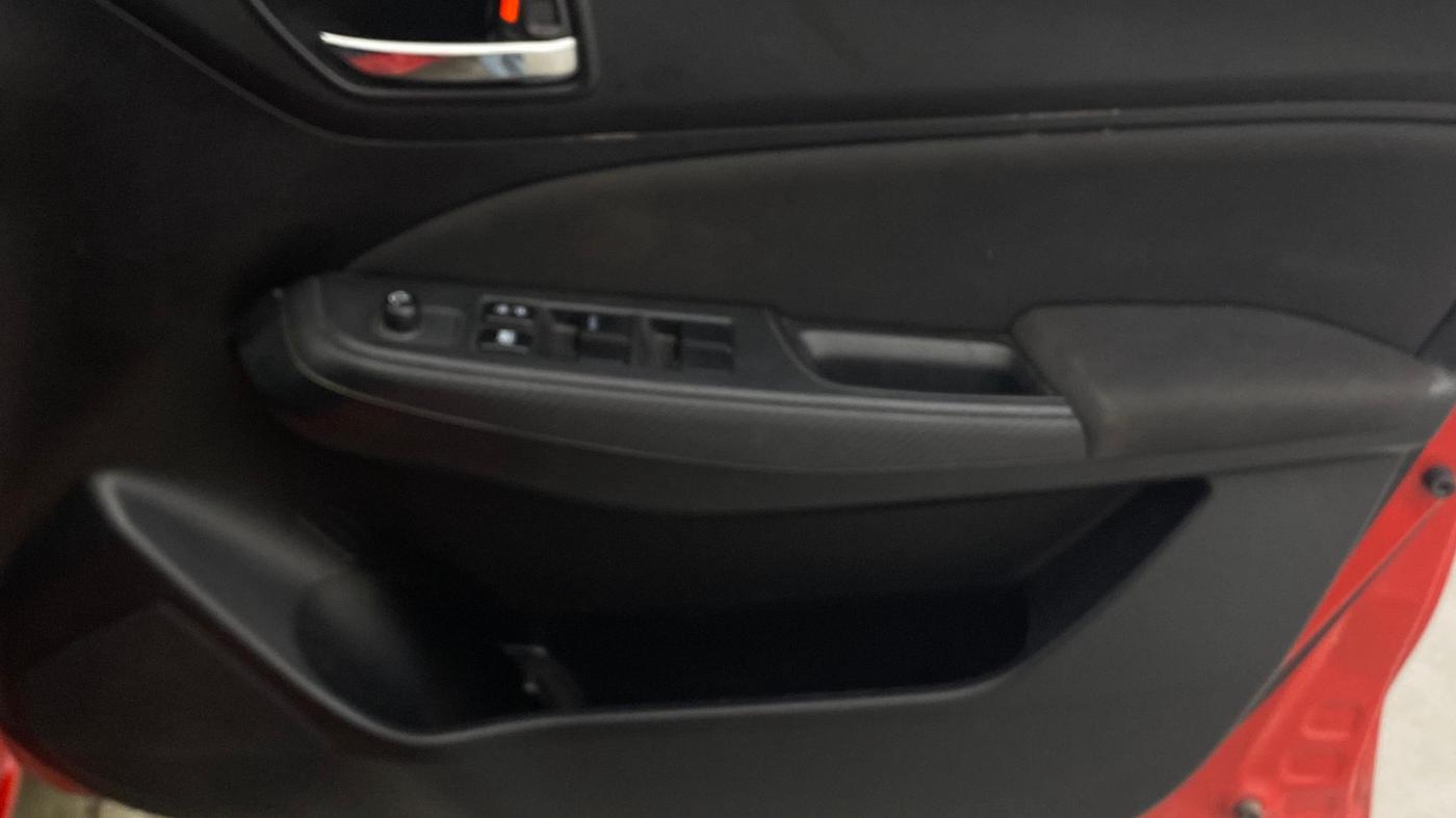 2021 Maruti Swift VXI, Petrol, Manual, 68,307 km, Driver Side Door Panels Control