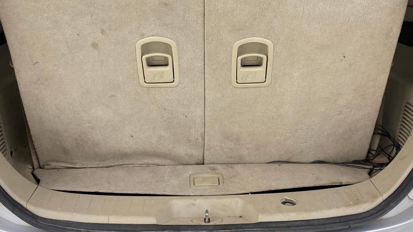 2015 Mahindra XUV500 W10, Diesel, Manual, 41,557 km, Boot Inside