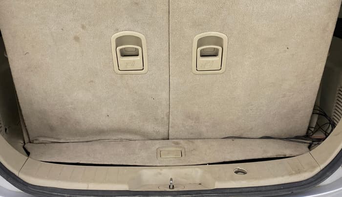 2015 Mahindra XUV500 W10, Diesel, Manual, 41,557 km, Boot Inside