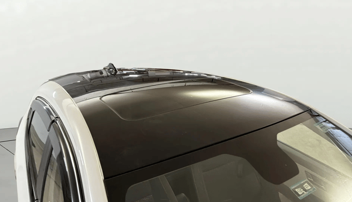 2024 Tata ALTROZ XZ Plus (S) LUX Diese, Diesel, Manual, 59,129 km, Moonroof/ Sunroof