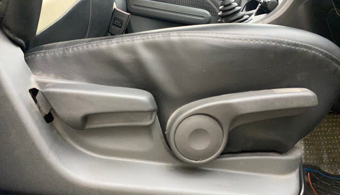 2013 Maruti Ritz ZXI, Petrol, Manual, 43,931 km, Driver Side Adjustment Panel