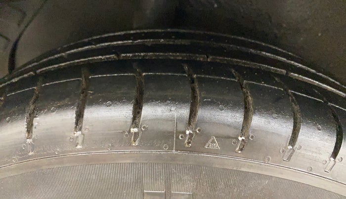 2013 Maruti Ritz ZXI, Petrol, Manual, 43,931 km, Right Rear Tyre Tread