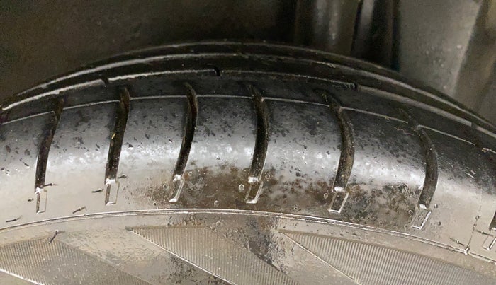 2013 Maruti Ritz ZXI, Petrol, Manual, 43,931 km, Left Rear Tyre Tread