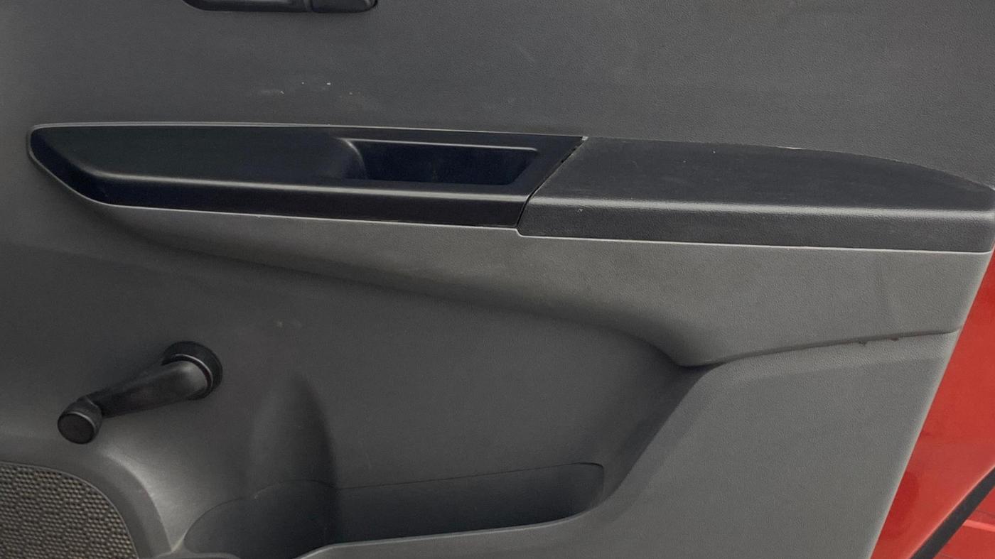 2018 Mahindra KUV 100 NXT K2 P 6 STR, Petrol, Manual, 55,096 km, Driver Side Door Panels Control