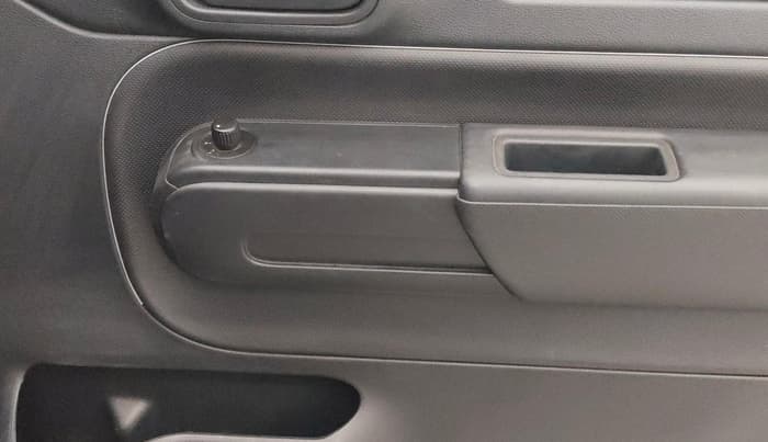 2022 Mahindra Thar LX HT PETROL 4WD MT, Petrol, Manual, 24,182 km, Driver Side Door Panels Control