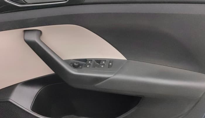2023 Volkswagen TAIGUN TOPLINE 1.0 TSI MT, Petrol, Manual, 24,834 km, Driver Side Door Panels Control