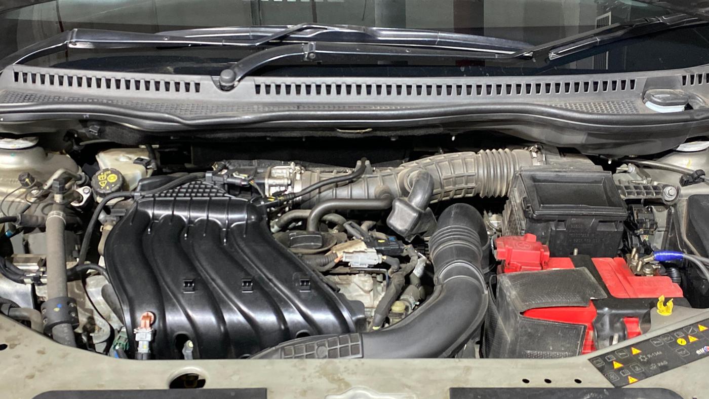 2019 Nissan Kicks XV 1.5, Petrol, Manual, 10,880 km, Engine View