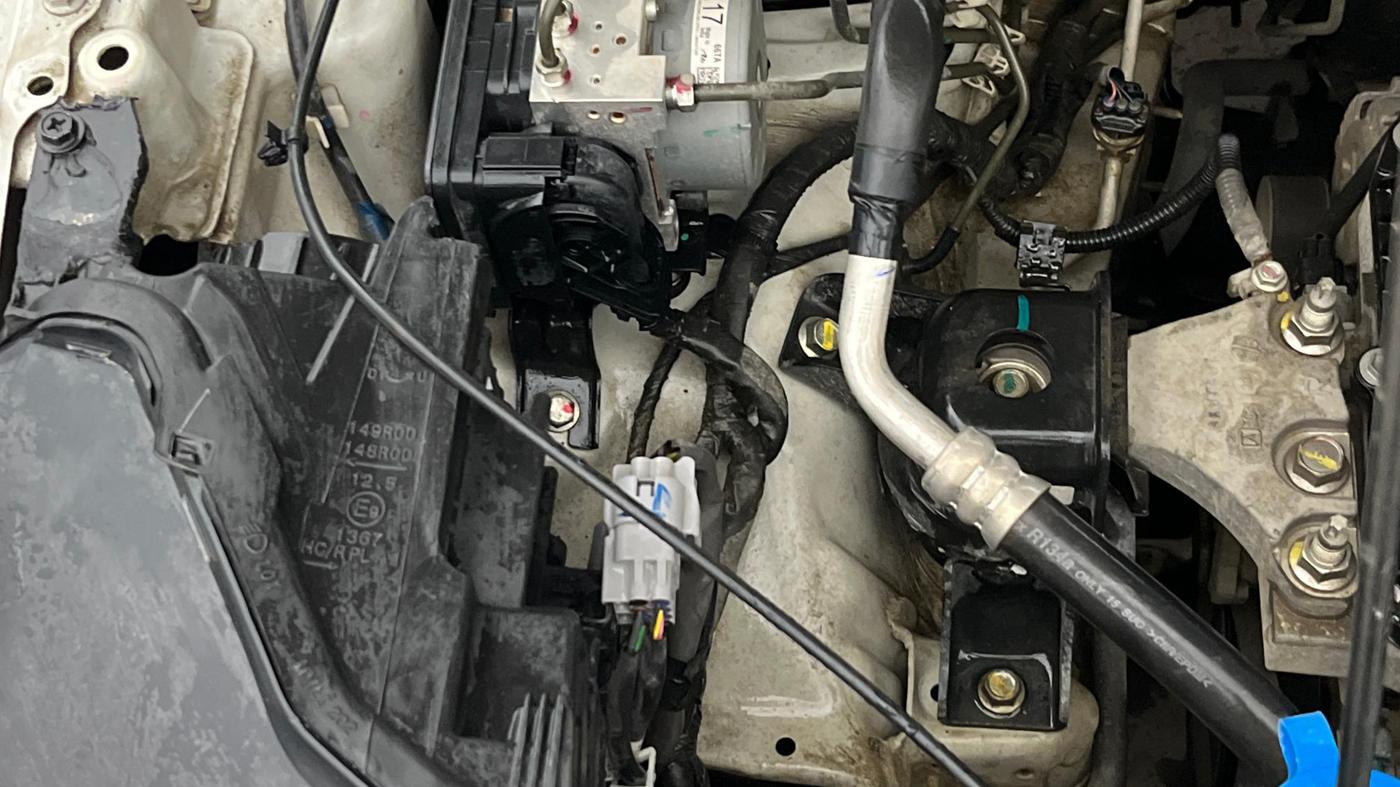 2023 Maruti BREZZA VXI SMART HYBRID, Petrol, Manual, 50,451 km, Engine View - Right