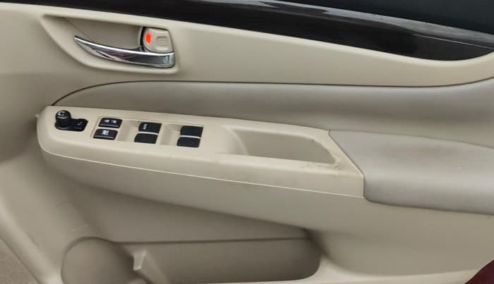 2016 Maruti Ciaz ZDI SHVS, Diesel, Manual, 97,574 km, Driver Side Door Panels Control