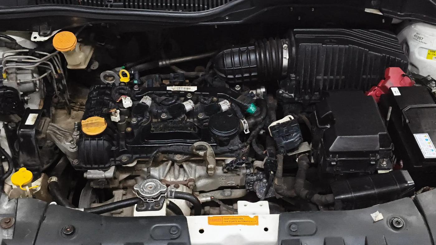 2020 Tata ALTROZ XZ PETROL, Petrol, Manual, 38,895 km, Engine View