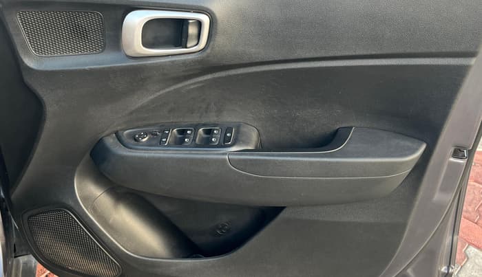 2019 Hyundai VENUE S 1.0 TURBO DCT, Petrol, Automatic, 64,135 km, Driver Side Door Panels Control