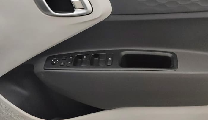 2025 Hyundai GRAND I10 NIOS SPORTZ 1.2 KAPPA VTVT CNG, CNG, Manual, 14,548 km, Driver Side Door Panels Control