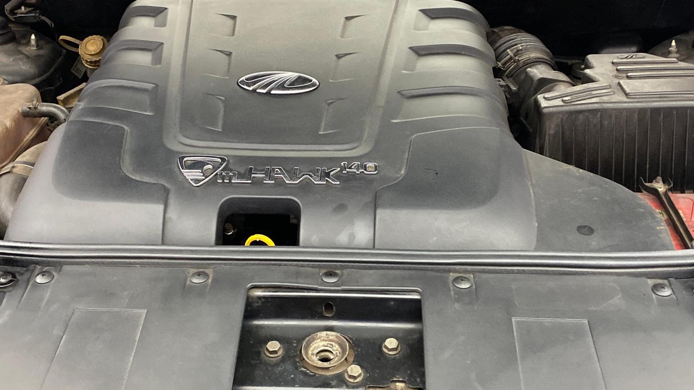 2016 Mahindra XUV500 W10, Diesel, Manual, 58,835 km, Engine View