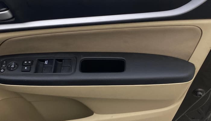 2022 Honda Amaze 1.2L I-VTEC VX CVT, Petrol, Automatic, 37,815 km, Driver Side Door Panels Control