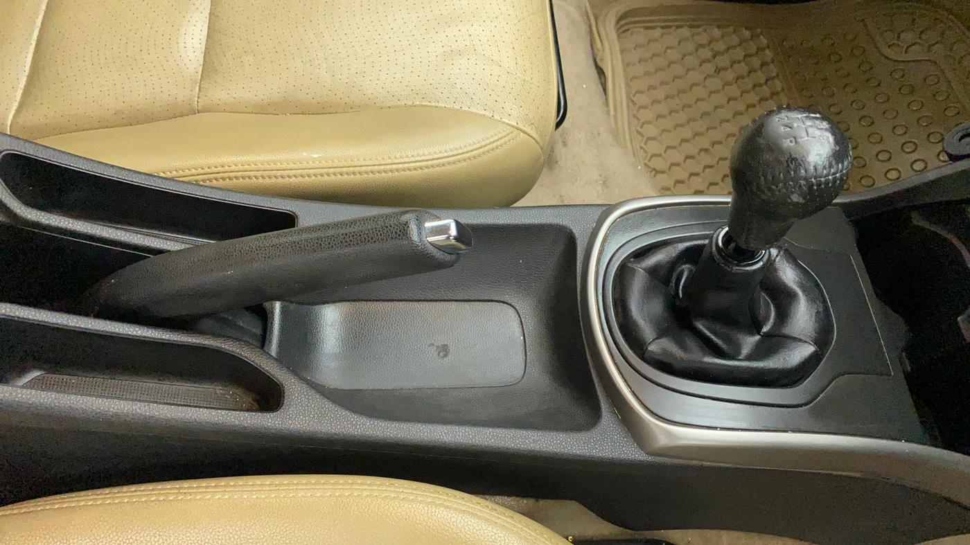 2015 Honda City 1.5L I-VTEC VX (O) MT, Petrol, Manual, 50,626 km, Gear Lever