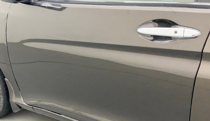 2015 Honda City 1.5L I-VTEC VX (O) MT, Petrol, Manual, 50,626 km, Front passenger door - Minor scratches