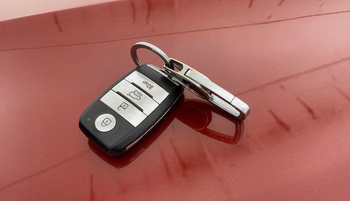 2019 KIA SELTOS HTX 1.5 PETROL, Petrol, Manual, 37,679 km, Key Close Up