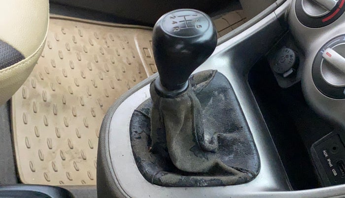 2013 Hyundai i10 SPORTZ 1.2, Petrol, Manual, 50,353 km, Gear lever - Boot cover slightly torn
