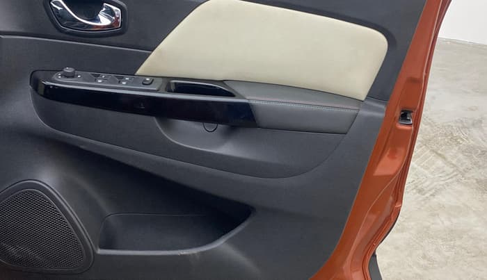 2019 Renault Captur PLATINE PETROL DUAL TONE, Petrol, Manual, 24,818 km, Driver Side Door Panels Control