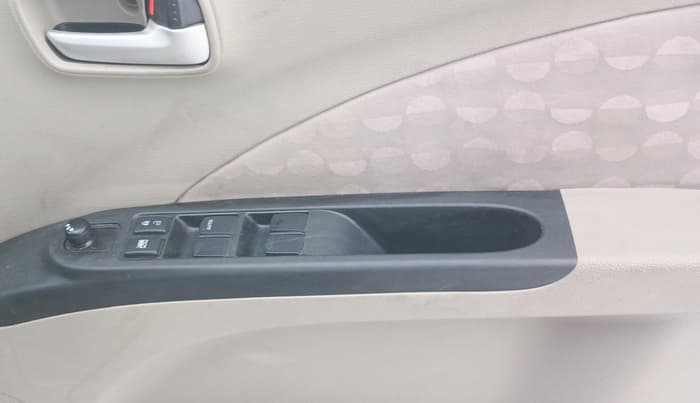 2017 Maruti Celerio ZXI, Petrol, Manual, 37,292 km, Driver Side Door Panels Control