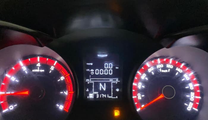 2021 Mahindra XUV300 W4 1.2 PETROL, Petrol, Manual, 31,717 km, Odometer Image