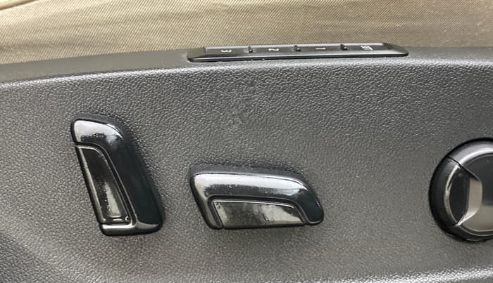 2021 Skoda Octavia L&K 2.0 AT, Petrol, Automatic, 85,139 km, Driver Side Adjustment Panel