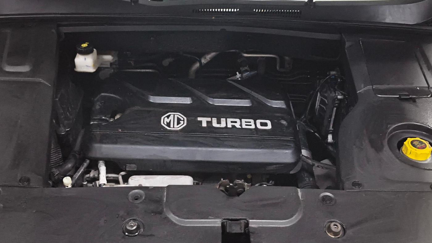 2022 MG HECTOR PLUS SUPER 1.5 PETROL TURBO HYBRID MT 7-STR, Petrol, Manual, 20,862 km, Engine View